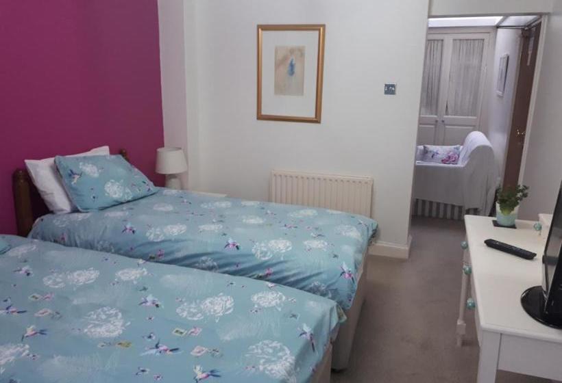 פנסיון Olive Tree Guest House