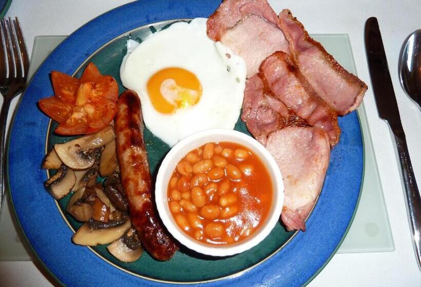 פנסיון Smithy Lodge Guest House