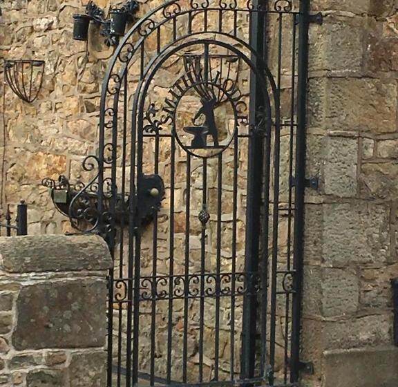 פנסיון Smithy Lodge Guest House