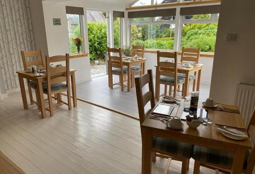 بنسيون Stables Guest House