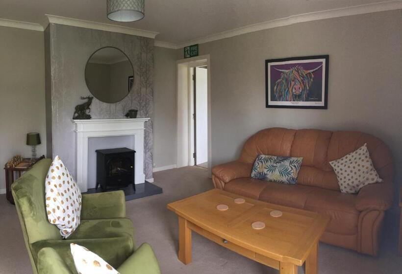 بنسيون Stables Guest House