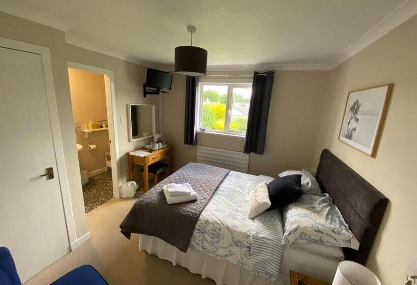 بنسيون Stables Guest House