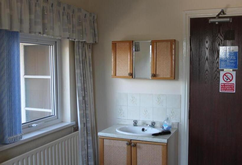 بنسيون Tanamara Guest House