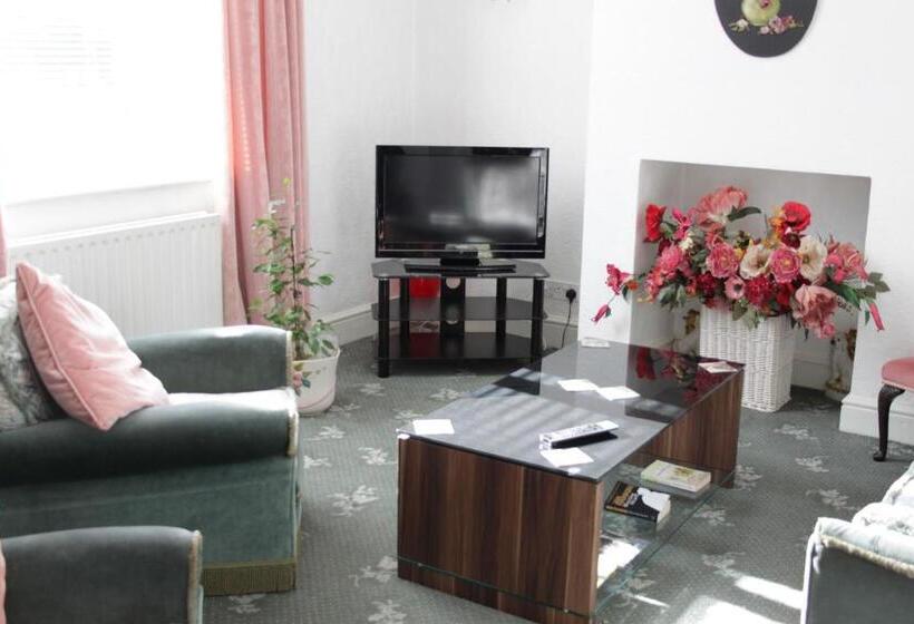 بنسيون Tanamara Guest House