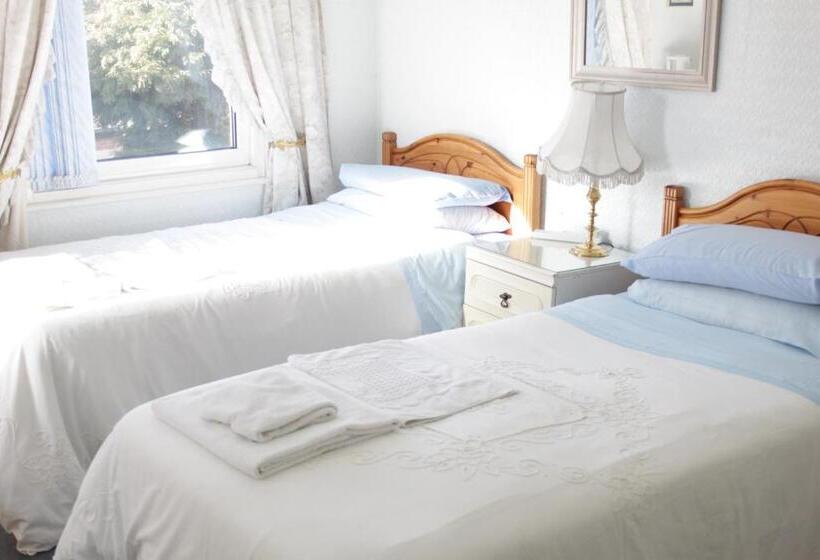 بنسيون Tanamara Guest House