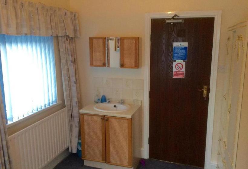 بنسيون Tanamara Guest House