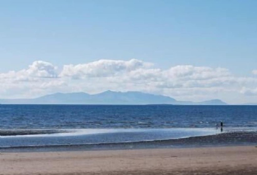 بنسيون The Harbour Guest House