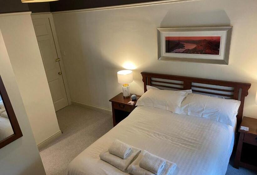 بنسيون The Shore House