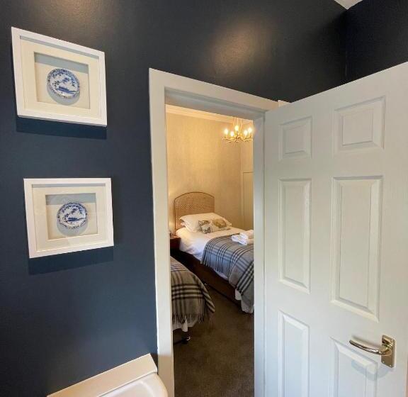 بنسيون The Shore House