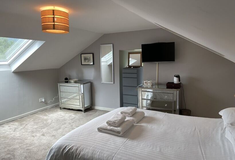 بنسيون The Shore House