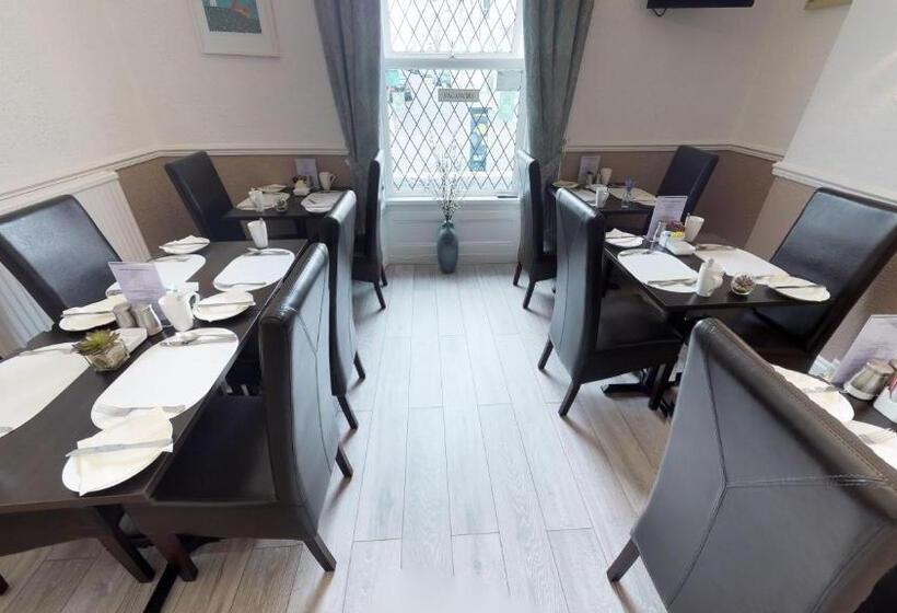 پانسیون The Tudor Guest House