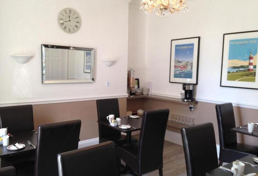 پانسیون The Tudor Guest House