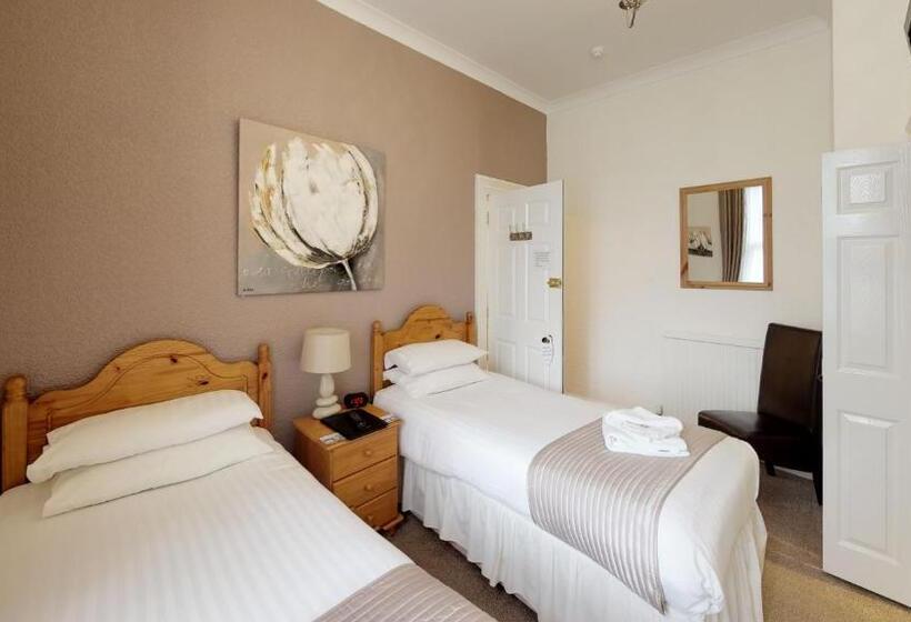 پانسیون The Tudor Guest House