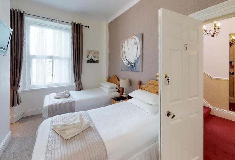 پانسیون The Tudor Guest House