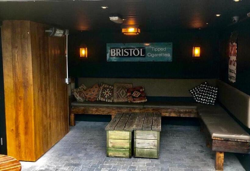 膳宿费 The Victoria