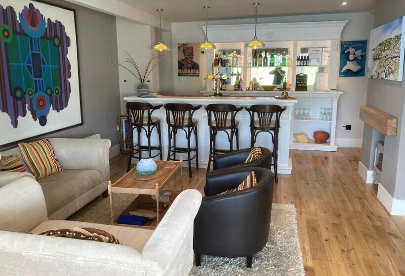 Пансион The Watermark