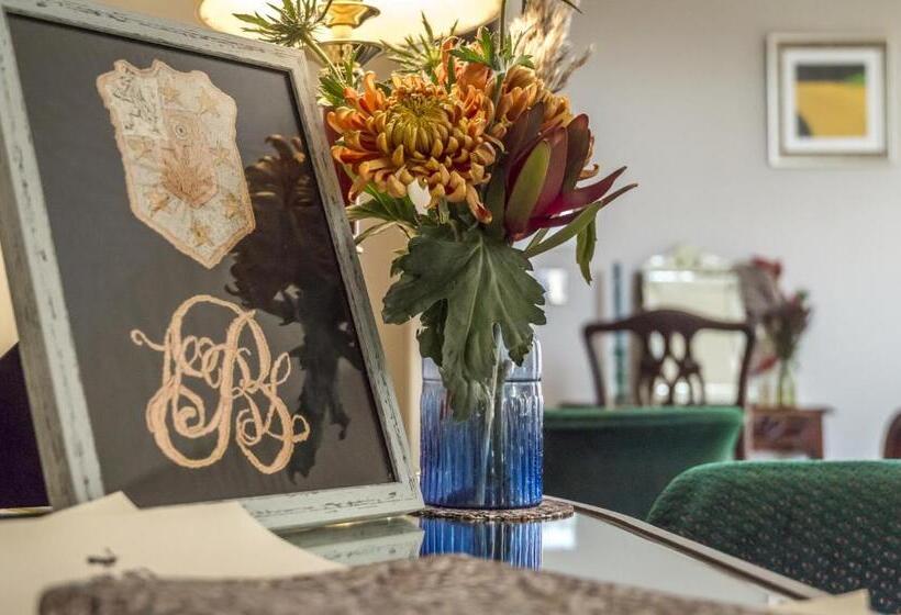 بنسيون Top Joe S Townhouse