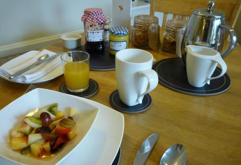 بنسيون Treetops Guest House