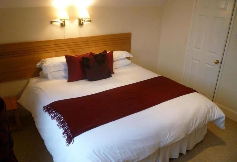 Пансион Treetops Guest House