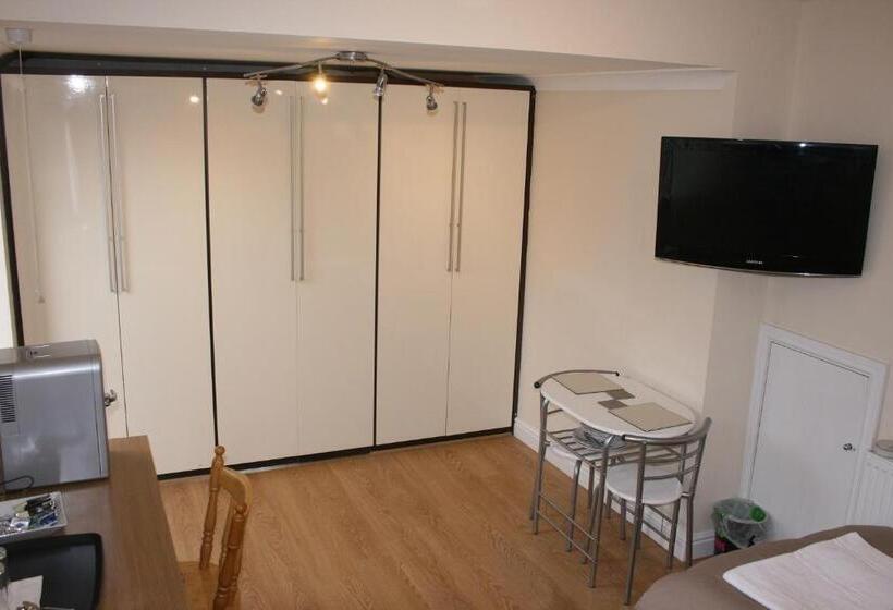 بنسيون Twin Bays