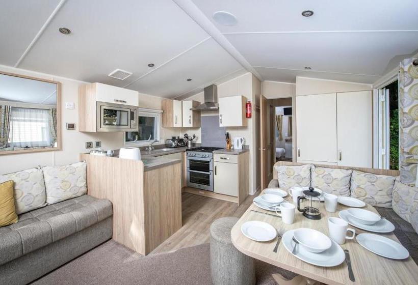 リゾートホテル Trelawne Manor Holiday Park