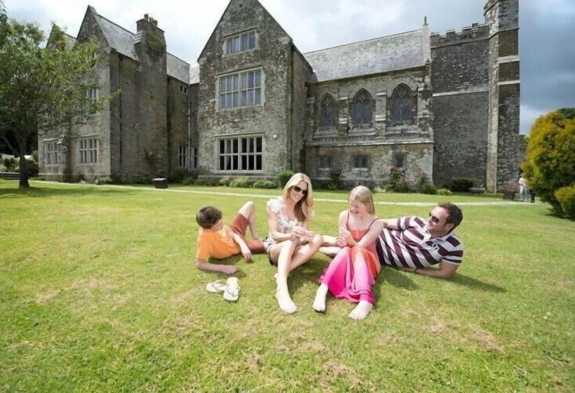 리조트 Trelawne Manor Holiday Park