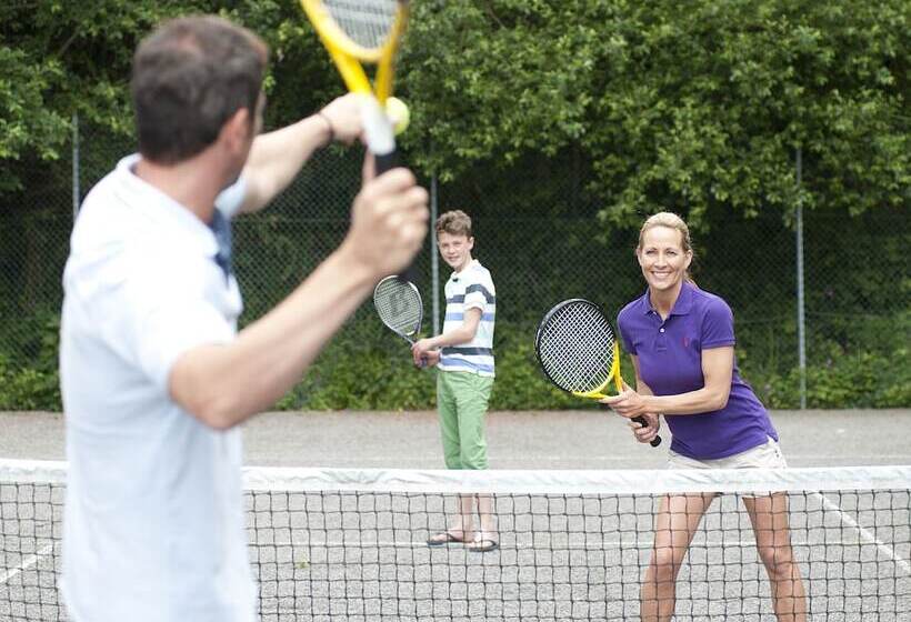 リゾートホテル Trelawne Manor Holiday Park