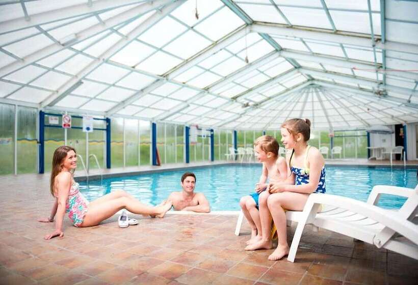 リゾートホテル Trelawne Manor Holiday Park