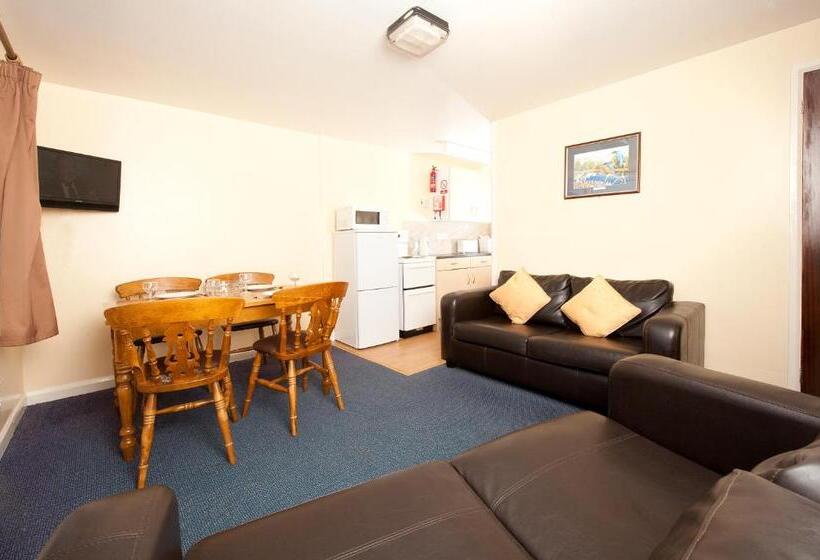 リゾートホテル Trelawne Manor Holiday Park