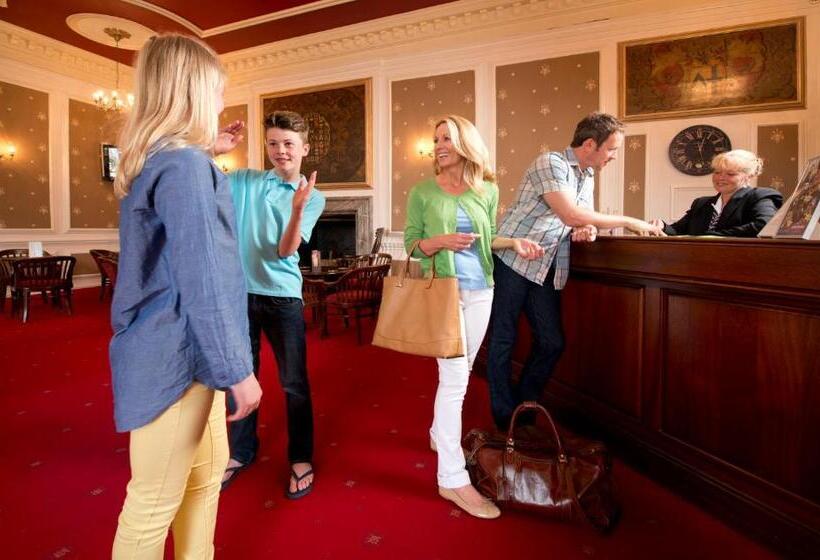 リゾートホテル Trelawne Manor Holiday Park