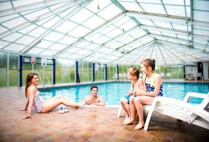 リゾートホテル Trelawne Manor Holiday Park