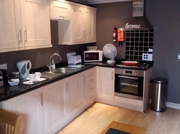 Victoria Cloisters Apartments