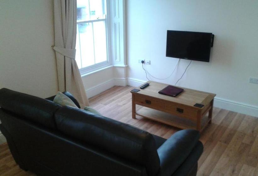 הוסטל The Bradworthy Inn