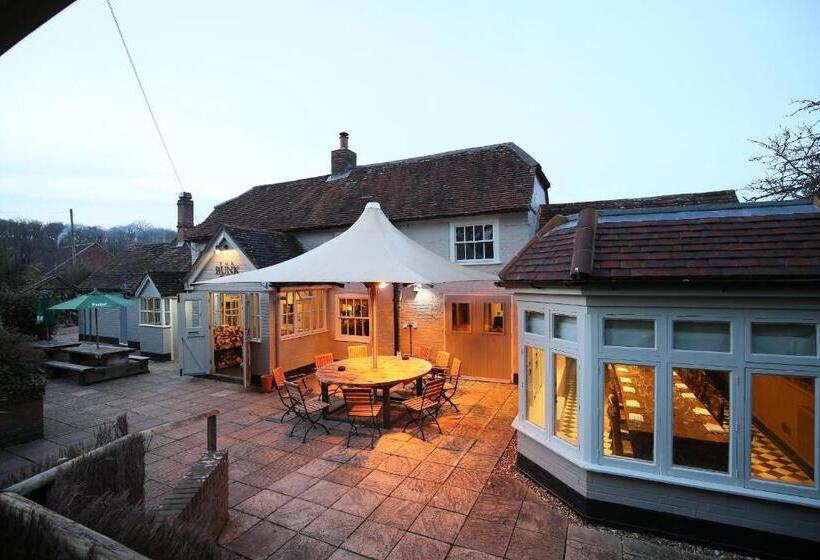 Общежитие The Bunk Inn