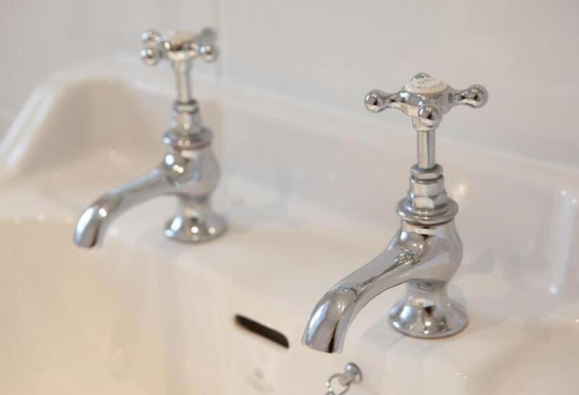 فندق صغير The Cavendish Arms