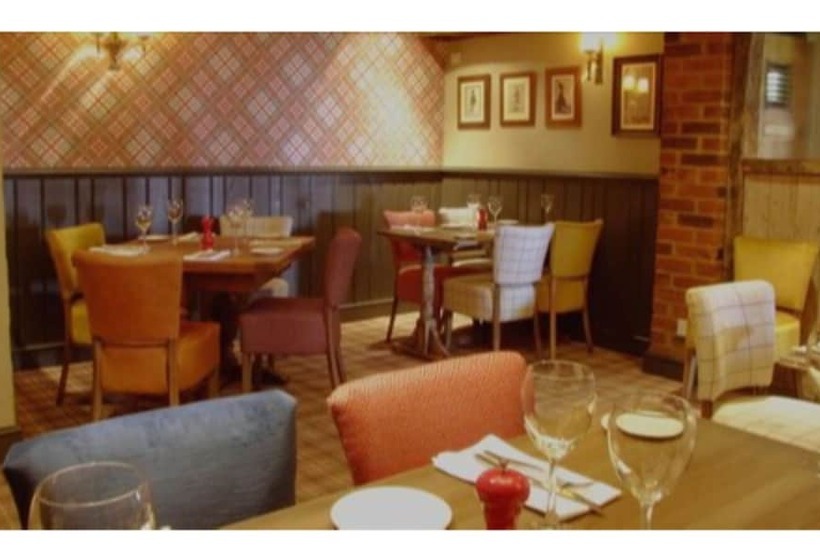 호스텔 The Crown Pub, Dining & Rooms