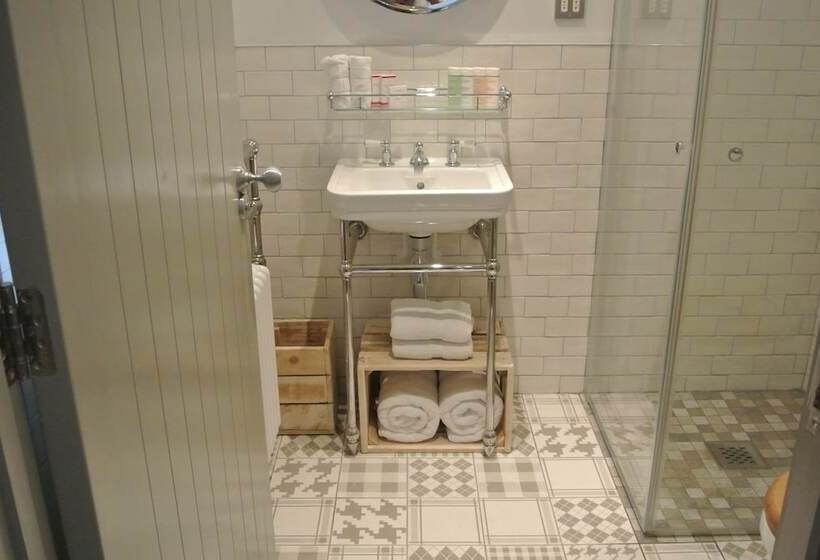 호스텔 The Crown Pub, Dining & Rooms