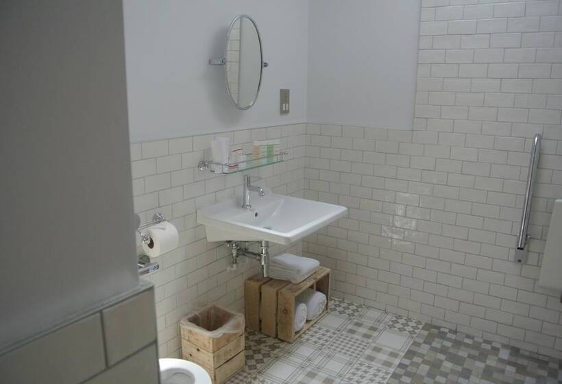 호스텔 The Crown Pub, Dining & Rooms