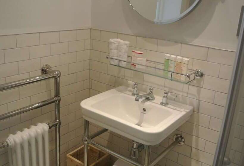 호스텔 The Crown Pub, Dining & Rooms