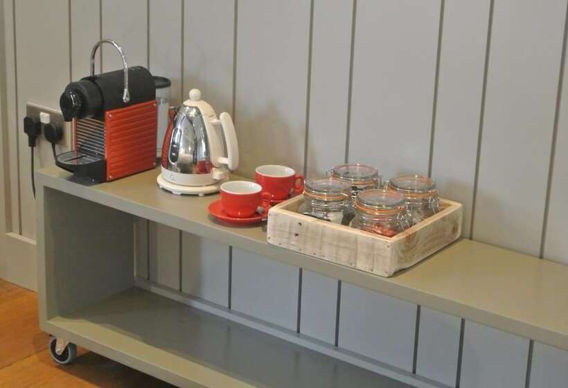 호스텔 The Crown Pub, Dining & Rooms