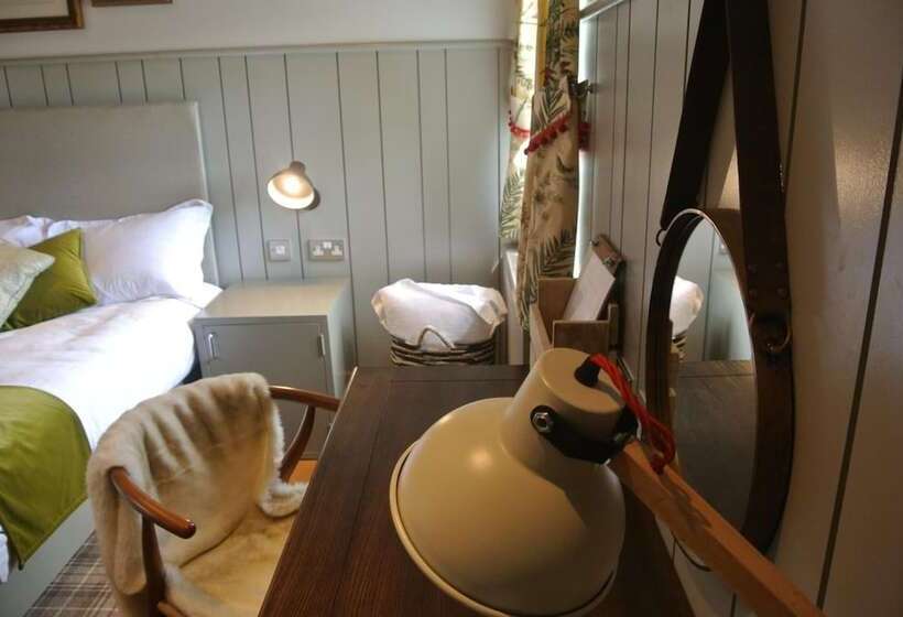 호스텔 The Crown Pub, Dining & Rooms