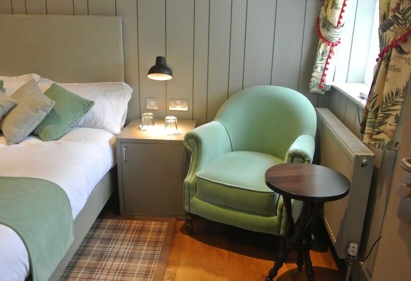 호스텔 The Crown Pub, Dining & Rooms