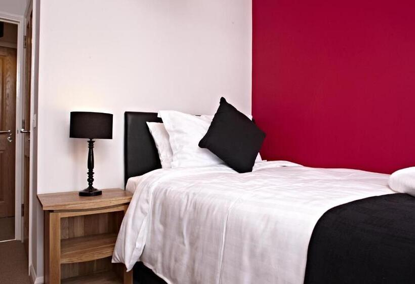 Общежитие The Ferry House Inn