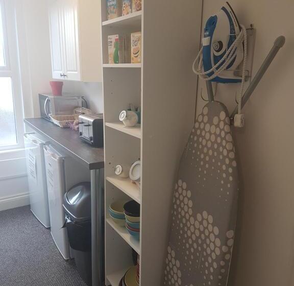 هاستل The Flowerpot