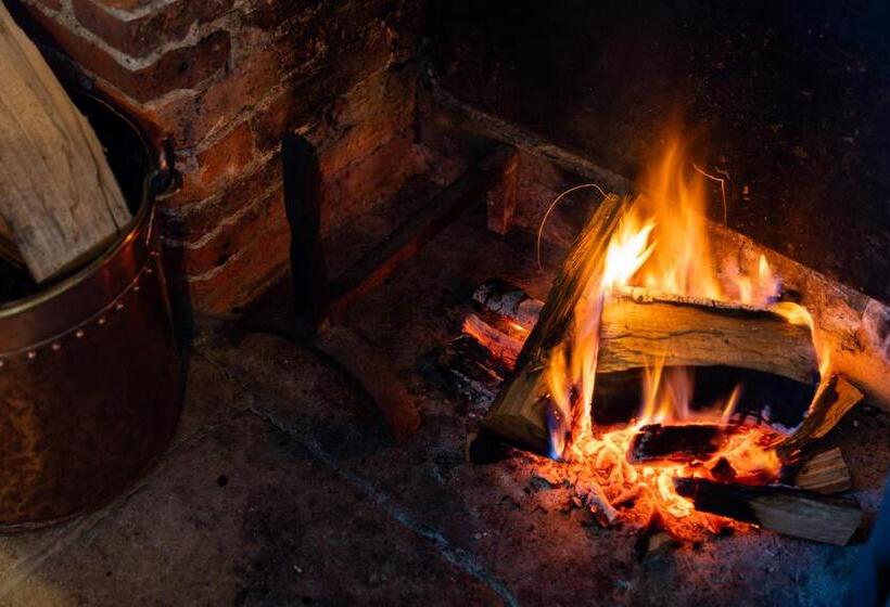 旅馆 The Horse And Groom Inn