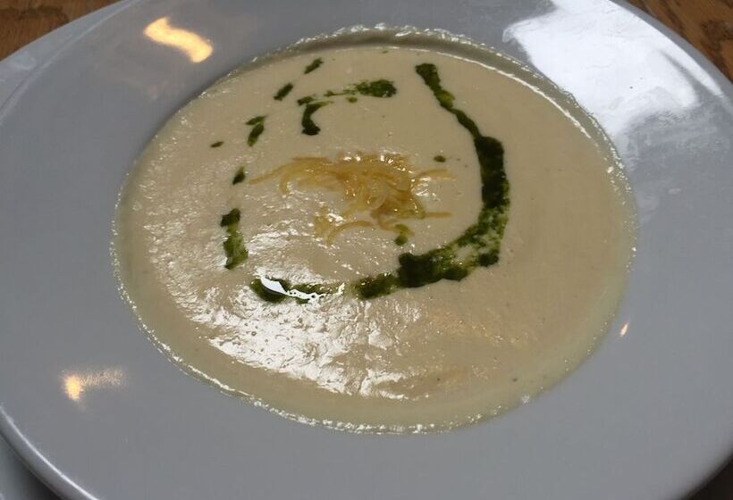 הוסטל The New Court Inn