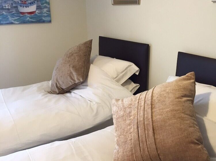 הוסטל The New Court Inn