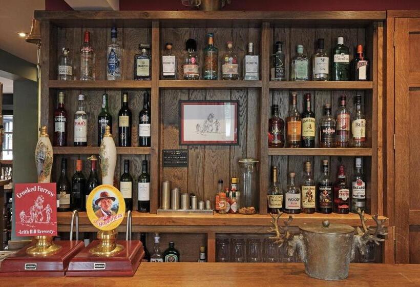 הוסטל The Plough Inn