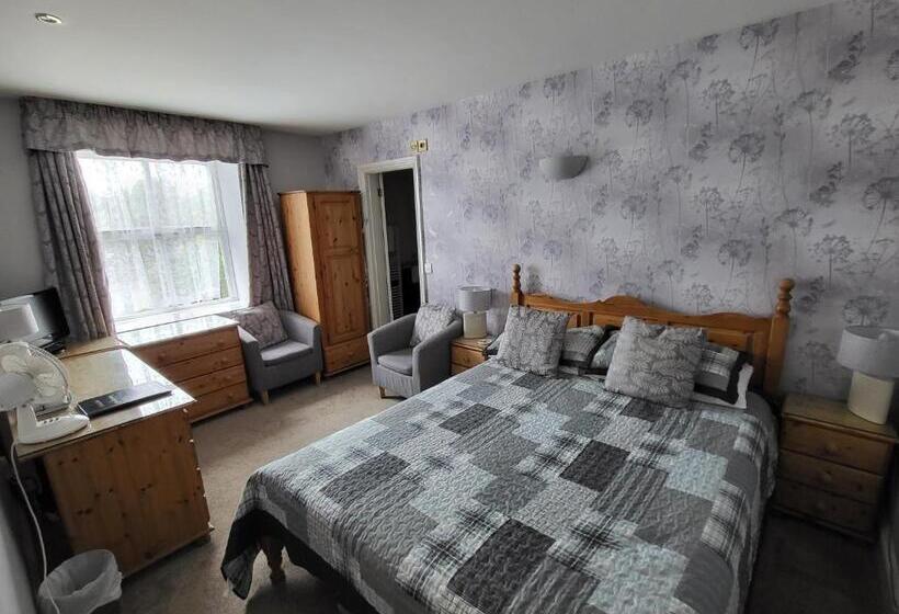 Общежитие The Royal Inn