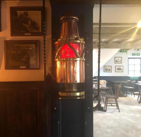 הוסטל The Top House Inn